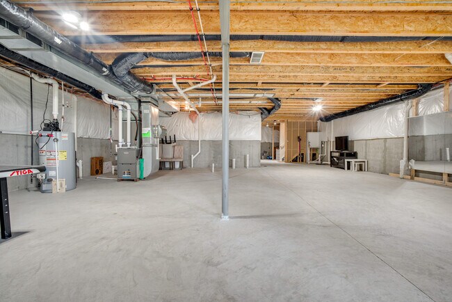 Building Photo - 2825 Dillon Dr