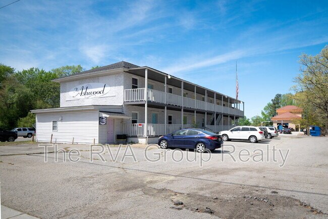 Building Photo - 3805 Woodlawn St