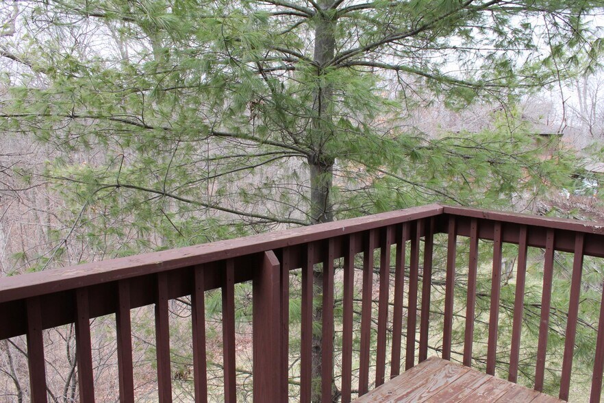 Wooded Balcony - 903 Quail Meadows Ct