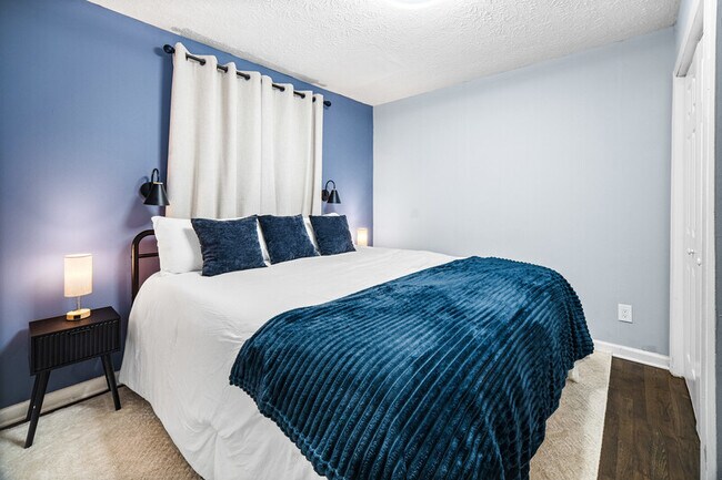 Building Photo - 866 United Ave SE