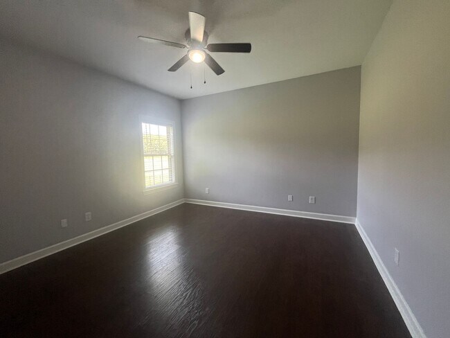 Building Photo - 13 Sawgrass St