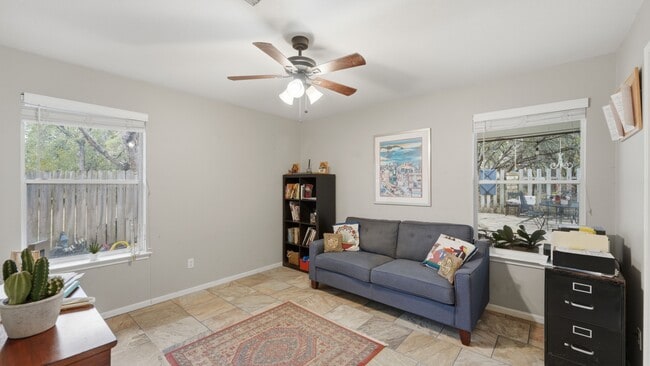 Building Photo - 19 Pebblebrook Ln