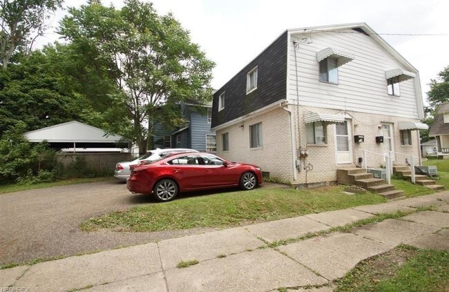 Building Photo - 1327 15th St NW