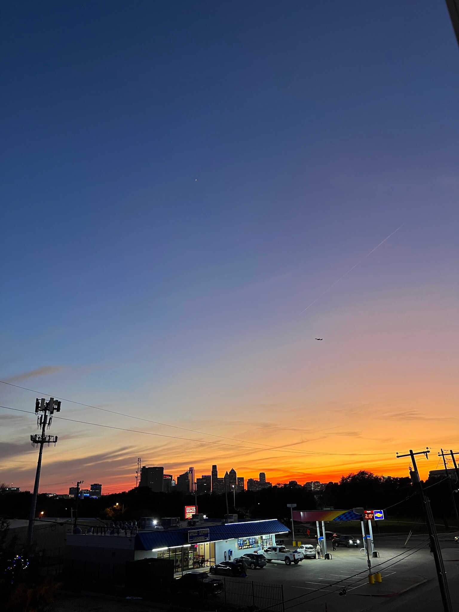 Corner unit gives the best views of sunsets everyday - 5605 Bryan Pky