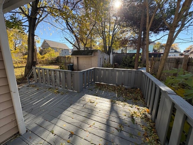 Building Photo - Three Bedroom Single Family Home!