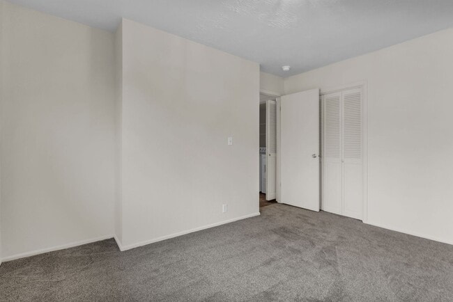 Building Photo - Prime Park Meadows Home