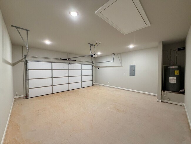 Building Photo - 302 Babineaux Ln