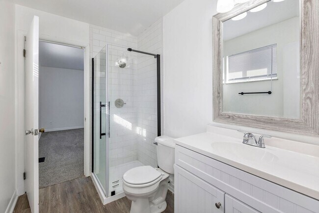 Building Photo - Newly Renovated