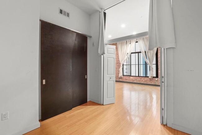 Building Photo - 16 Jessie St