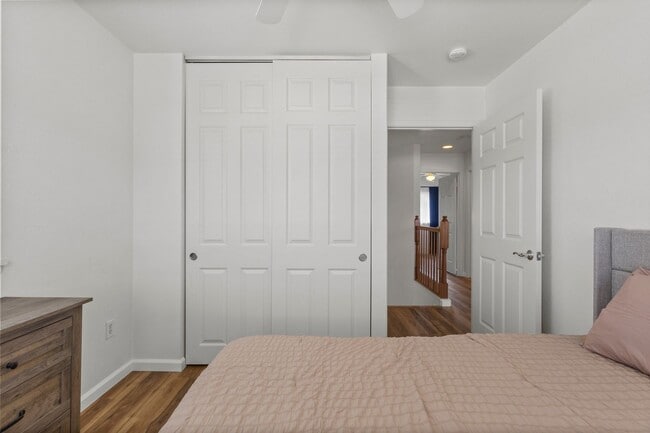 Building Photo - Hillside 3 BR House | W/D • 2 Car Garage • A/C