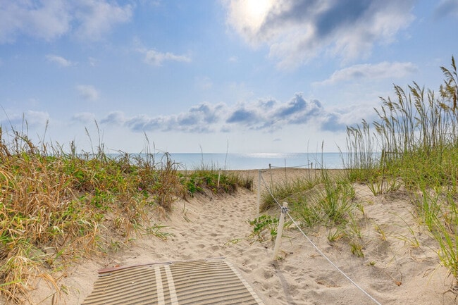 Building Photo - 2400 S Ocean Dr