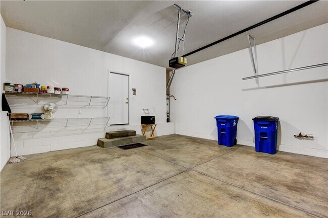 Building Photo - 251 Queens Ct
