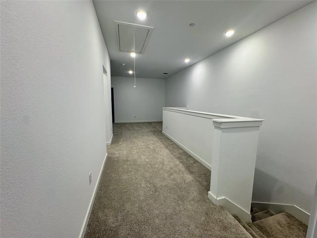 Building Photo - 5720 Lakeview Dr
