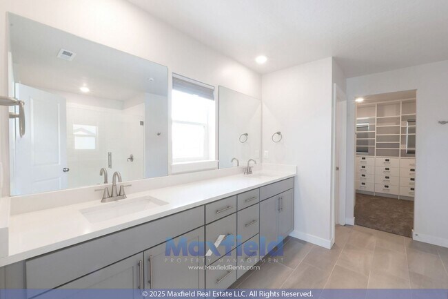Building Photo - Modern EV Friendly Upgraded 5 BD 4 BA 3 GA...