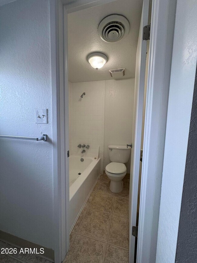 Building Photo - 7141 N 16th St