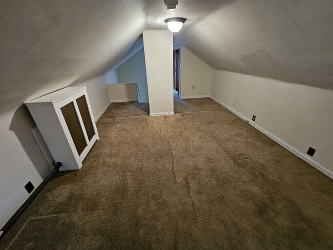 Building Photo - 3341 Hyde Park Ave