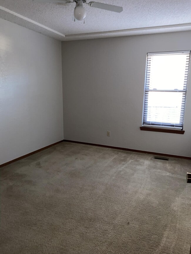 Building Photo - 541 NW 170th St