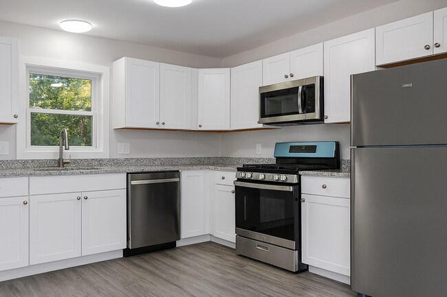 Building Photo - 3 Bedroom 2 Bath W/ Bonus Room In Augusta!