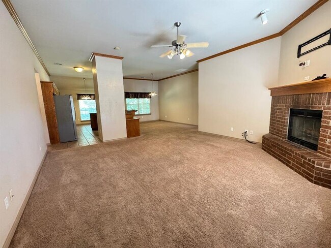 Building Photo - 1424 Teakwood Dr