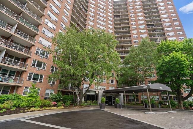 Building Photo - 5800 Arlington Ave