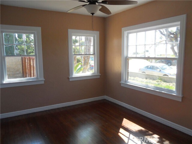 Building Photo - 5122 N Glendora Ave