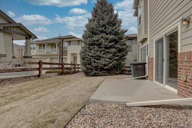 Building Photo - 2 Bedroom, 2.5 Bathroom townhome in the Th...