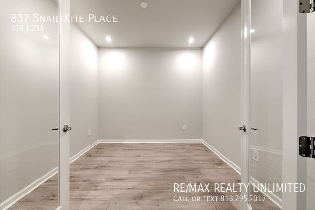 Building Photo - 837 Snail Kite Pl