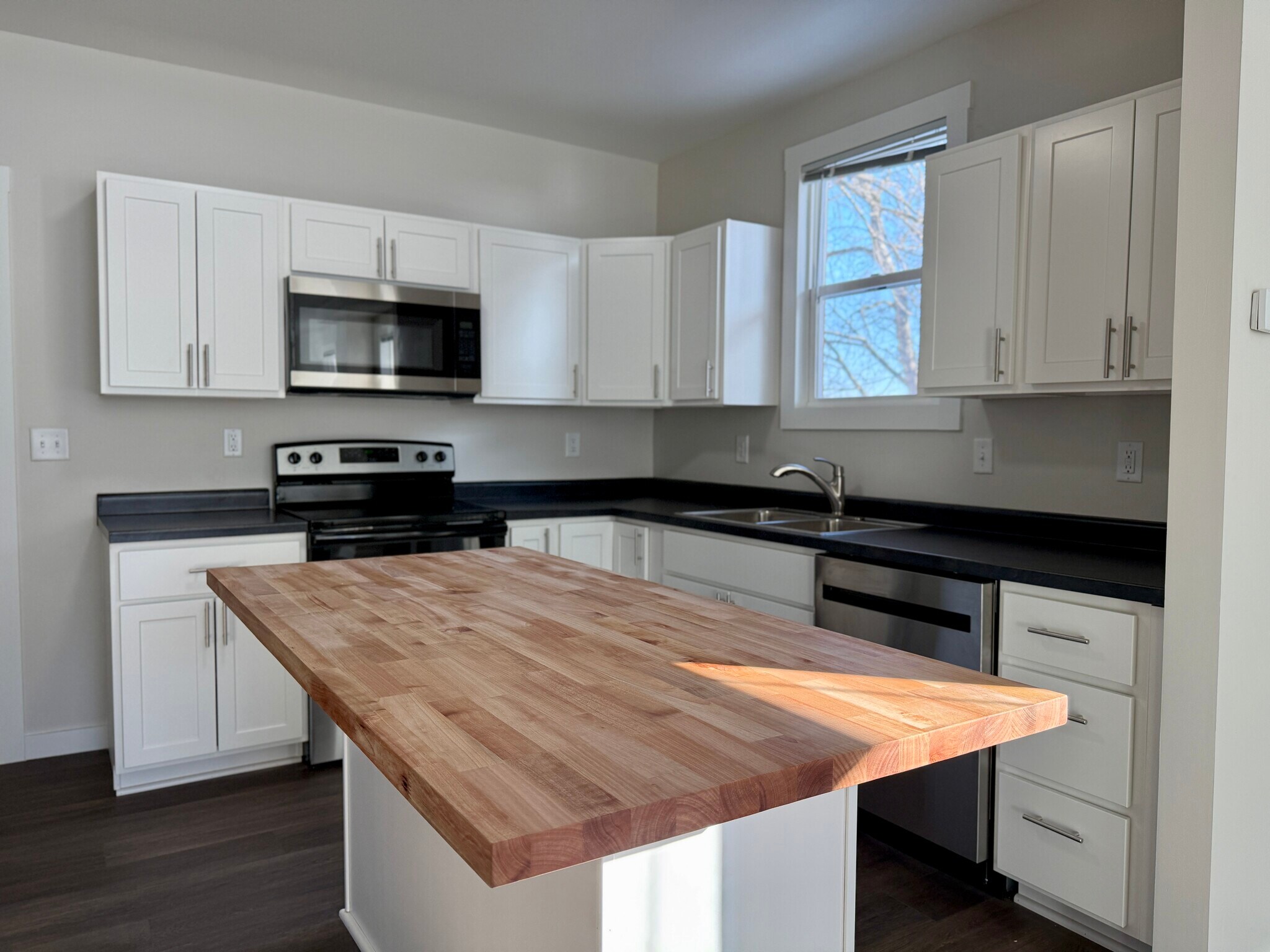 Building Photo - 427 Jefferson St