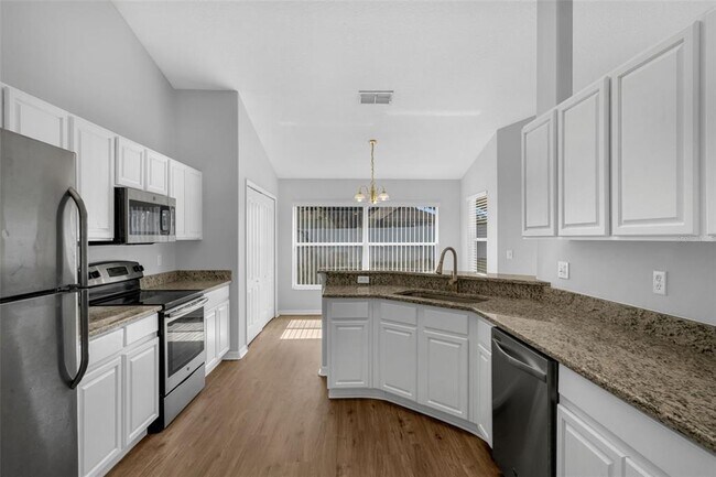 Building Photo - 10621 Cedar Forest Cir