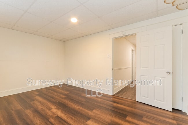 Building Photo - 922 Pitman Ave