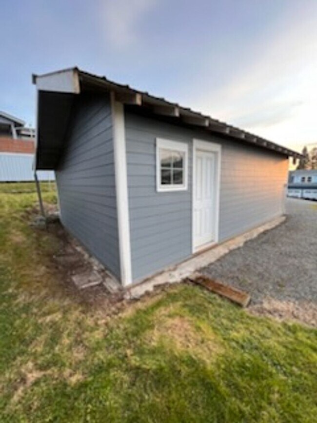 Building Photo - Lovely 2 bedroom home in Steilacoom