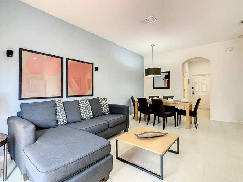 Building Photo - 2730 Coupe St