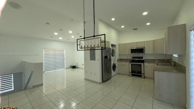 Building Photo - 7221 NW 174th Terrace