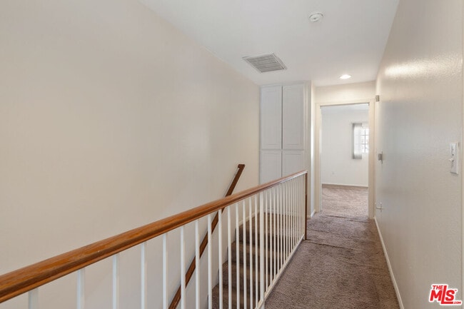 Building Photo - 13030 Moorpark St