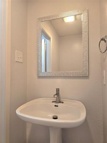 Building Photo - 5803 Shadydell Dr