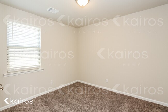Building Photo - 6521 Tiger Pointe Dr.