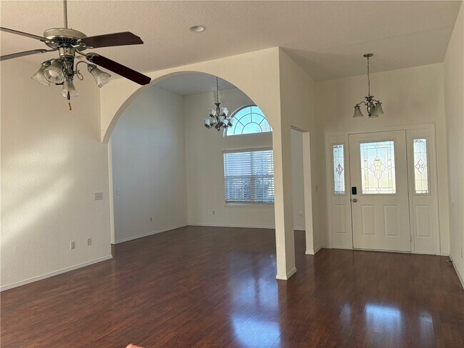 Building Photo - 2403 SW 20th St