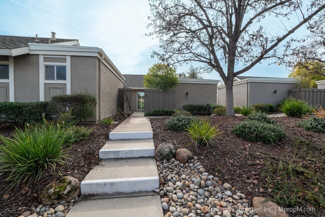 Building Photo - Spacious & Bright Los Gatos Home w/AC and ...