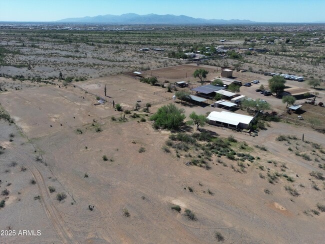 Building Photo - 16511 W Dale Ln