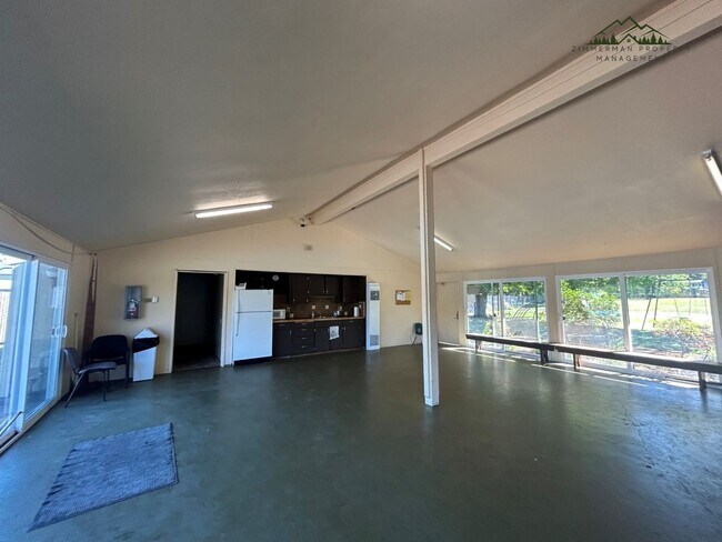 Building Photo - Updated Churchill 3 bedroom 2 bathroom Home