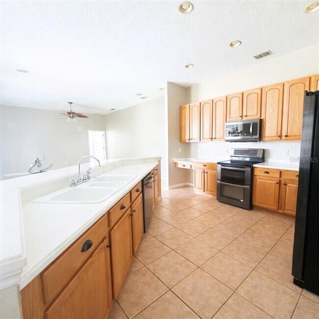 Building Photo - 364 Belhaven Falls Dr