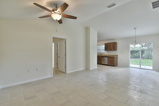 Building Photo - 6128 NW 47 Pl