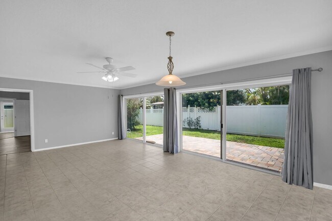 Building Photo - MAXIMO MOORINGS 3/2/2 HOME NEAR ST. PETE B...