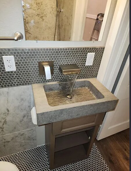 Building Photo - 1116 Emerson St