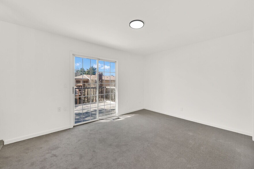 Building Photo - 9714 S 2720 E