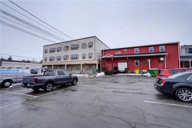 Building Photo - 138 S Union St