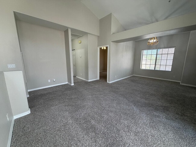 Building Photo - 2801 N Litchfield Rd