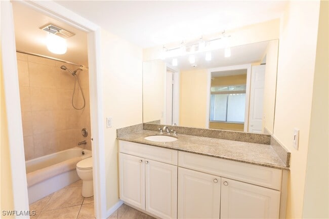 Building Photo - 3655 Boca Ciega Dr