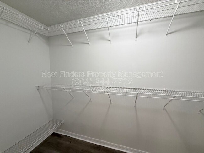 Building Photo - 816 Brookstone Ct