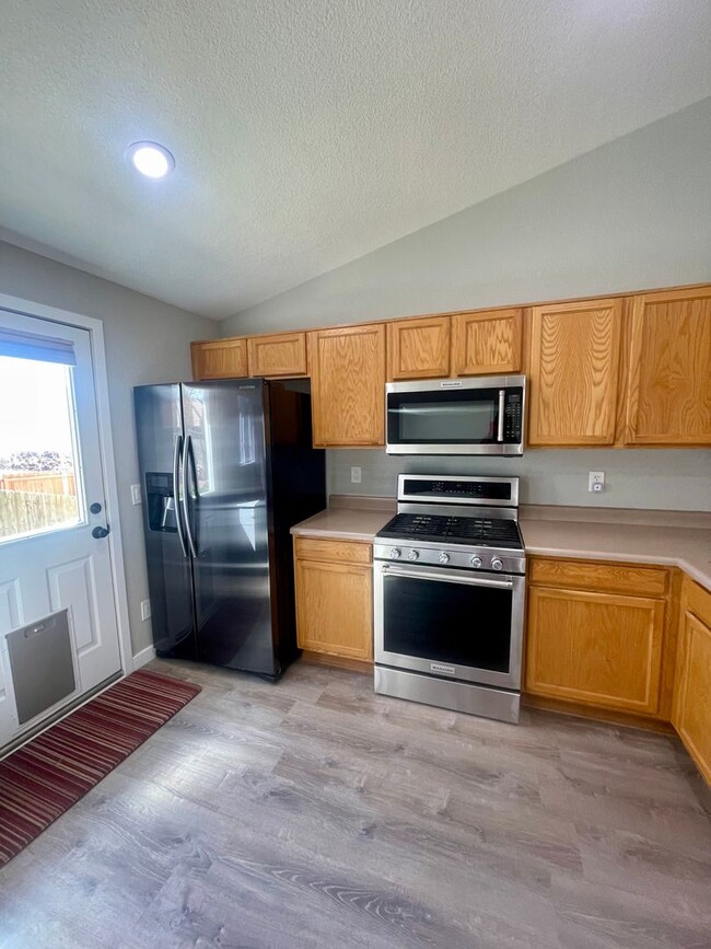Building Photo - Lovley 3 bedroom home located in Steston H...